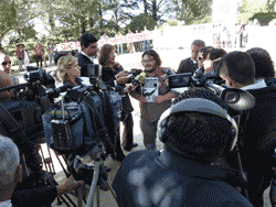 President Chavez Meets with a Delegation of the Spanish Students' Union, Hands Off Venezuela and El Militante (Spain) in Madrid